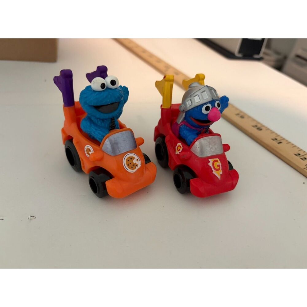 sesame street cookie and grover race cars